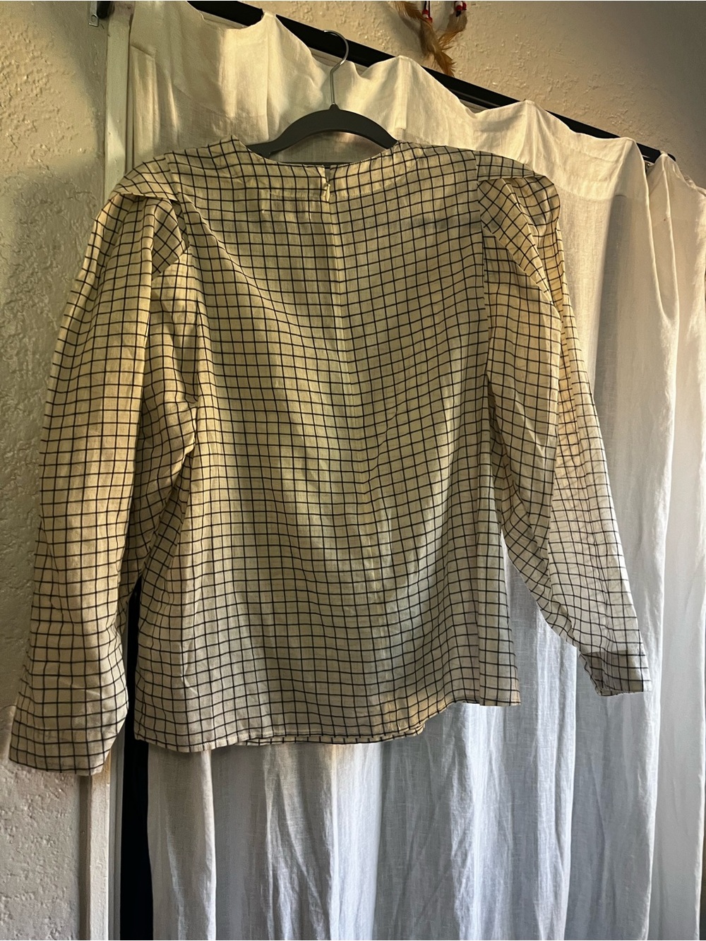 Mille Resortwear 100% cotton puff sleeve top. - Picture 7 of 9